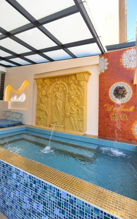 Property building, Swimming pool
