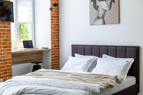 Bed, TV and multimedia