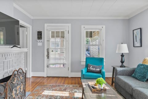 Beautiful Tarrant Home-Minutes to Airport and Downtown House in Birmingham