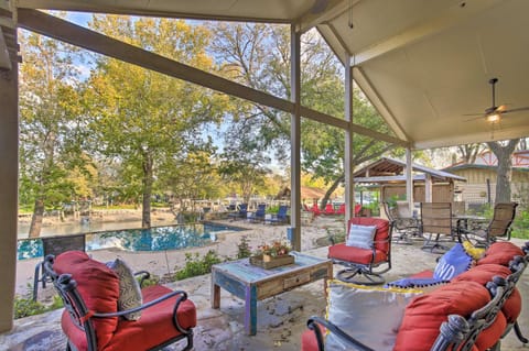4-Season Boathouse, Hot Tub! Guadalupe River Oasis House in Seguin