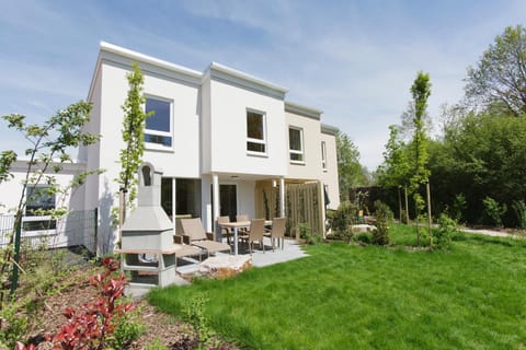 Garden, Balcony/Terrace