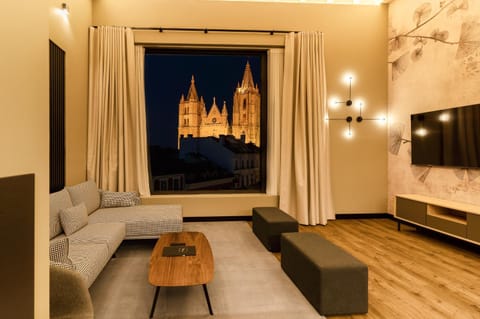 TV and multimedia, Living room, Street view