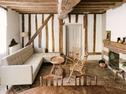 Living room, Seating area, Dining area, flat iron