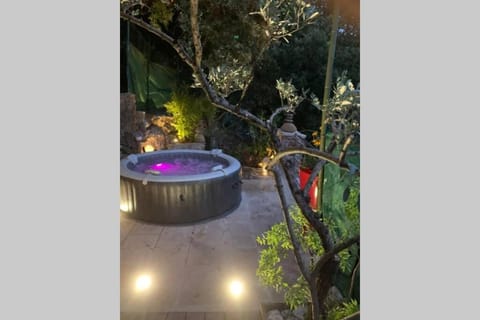 Hot Tub, Spa and wellness centre/facilities