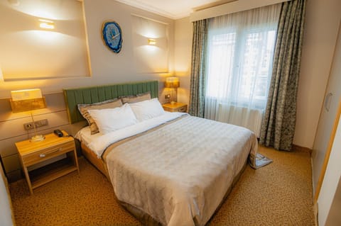Bed, Bedroom, heating, internet, safe, wardrobe, air conditioner