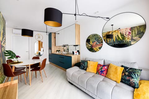 Living room, Dining area, kitchen