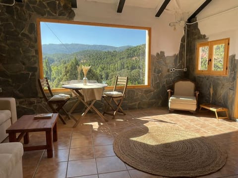 Living room, Mountain view