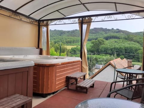 Hot Tub, Mountain view