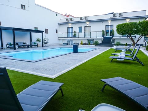 Day, Garden, Garden view, Pool view, Swimming pool, sunbed