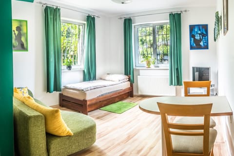 Bed, Living room