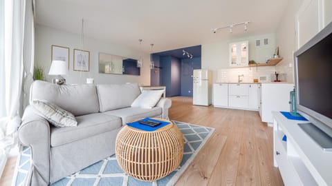 TV and multimedia, Kitchen or kitchenette, Living room