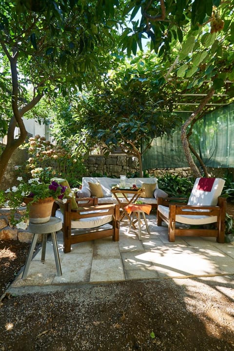 Patio, Garden view