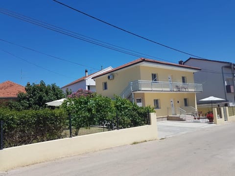 Ruža Apartmani Zadar Apartment in Zadar