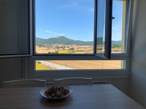 Dining area, Mountain view