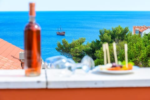 Day, Balcony/Terrace, Food and drinks, Food, Sea view, Drinks, Alcoholic drinks