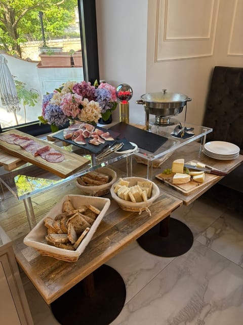 Livia Valeria Palace Apartment hotel in Rome