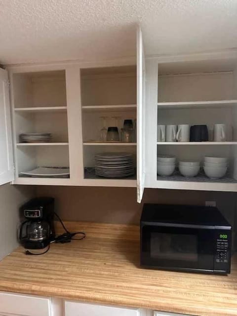 Forest Hills Fresh-Centrally Located, Pets, Wifi House in Montgomery