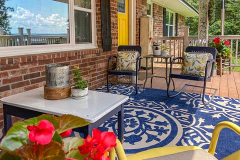 Beaver Lake Getaway with 2 Decks, Grill, and Views! House in Beaver Lake