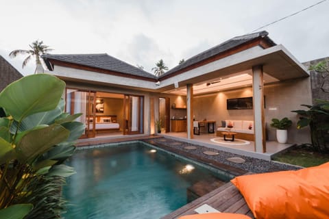 Property building, Swimming pool