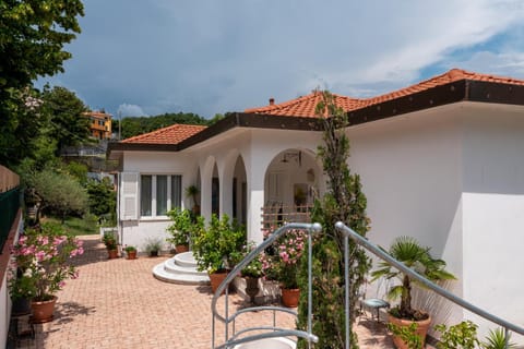 Cinque terre affittacamere Atelier ouvert! Bed and Breakfast in La Spezia