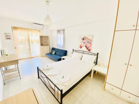 Living room, Photo of the whole room, Seating area