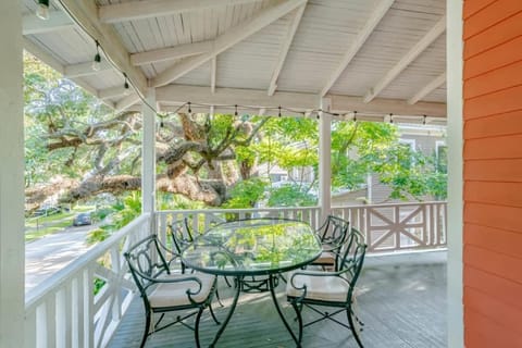 Pretty Peach Palace-Historic, Mins to Downtown House in Mobile