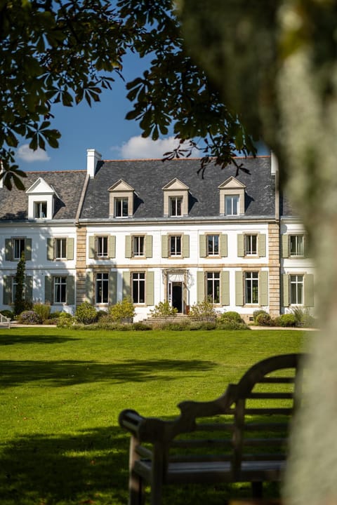 Property building, Spring, Day, Natural landscape, Garden, Garden view