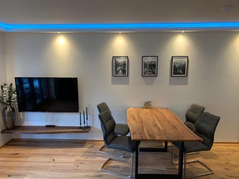 Communal lounge/ TV room, Living room, Dining area