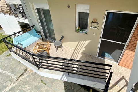 Facade/entrance, Balcony/Terrace