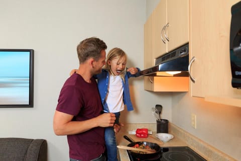 Kitchen or kitchenette, Guests