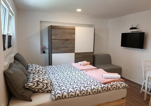 Bed, TV and multimedia