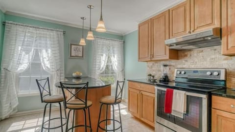 The Bright Brick Beauty Great Back Deck & Yard House in Columbia