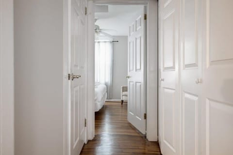 Redmont Revival-Unit B-Walkable-UAB Apartment in Vestavia Hills