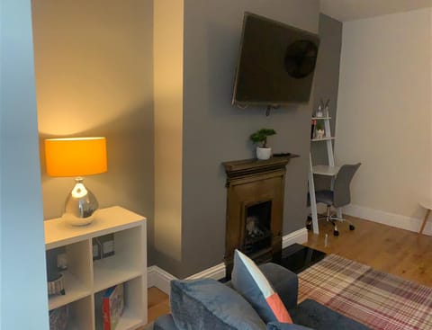Gateshead Serviced Apartment Ideal for Contractors and Vacationing Apartment in Gateshead