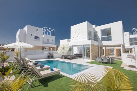 Garden, Swimming pool