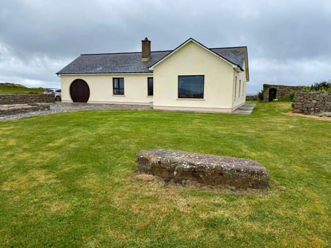 Property building, Natural landscape, Garden, Garden view