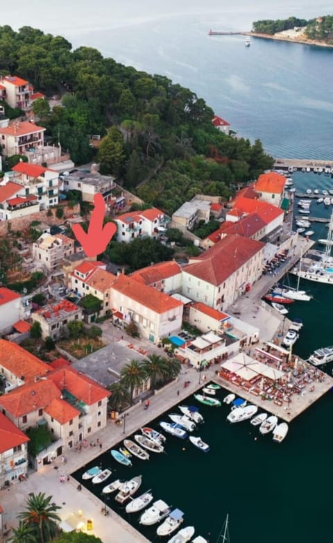 Property building, Location