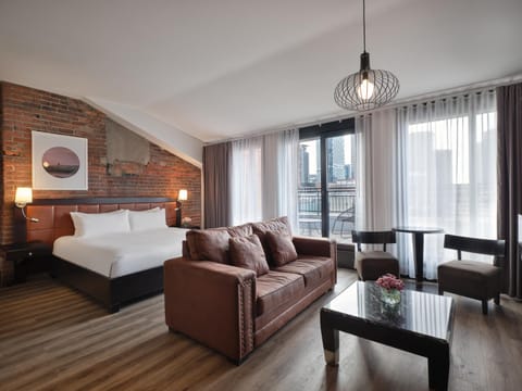 Bed, Living room, Photo of the whole room, Seating area, Bedroom