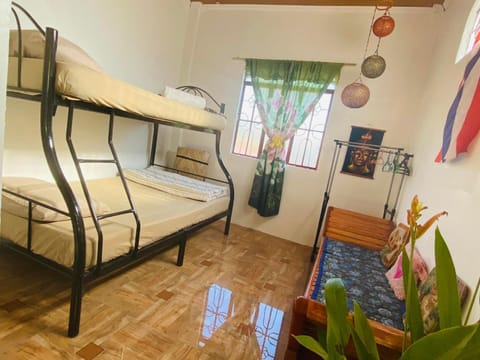 Bedroom, bunk bed