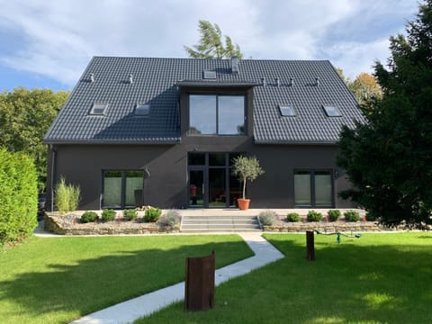 Property building, Facade/entrance, Garden