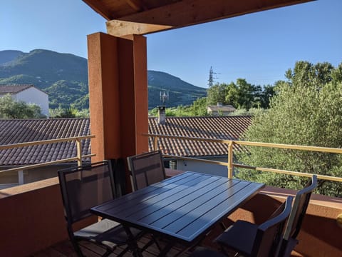 Balcony/Terrace, Balcony/Terrace, Mountain view