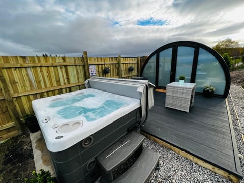 Hot Tub, Balcony/Terrace