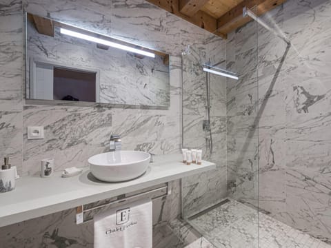 Charmant appartement 6 personnes avec garage, proche ski - FR-1-570-19 Apartment in Les Allues