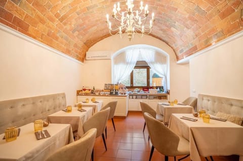 Food and drinks, Food, Italian breakfast