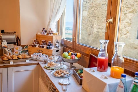 Food and drinks, Breakfast, Buffet breakfast, Drinks