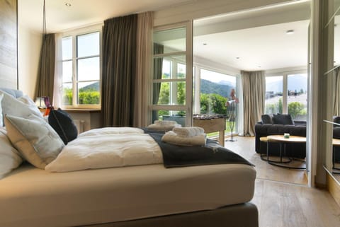 Bed, Bedroom, Mountain view