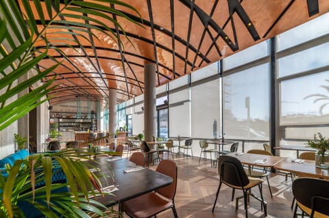 Restaurant/places to eat, Lobby or reception