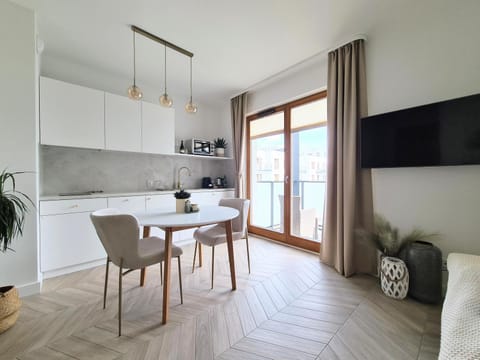 Coffee/tea facilities, View (from property/room), Kitchen or kitchenette, Dining area