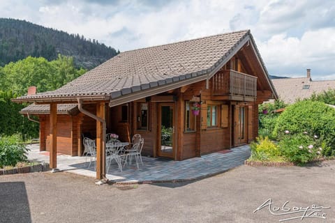 Property building, Natural landscape, Mountain view