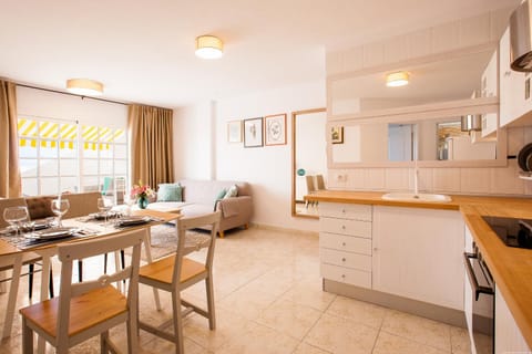 Kitchen or kitchenette, Living room, Dining area